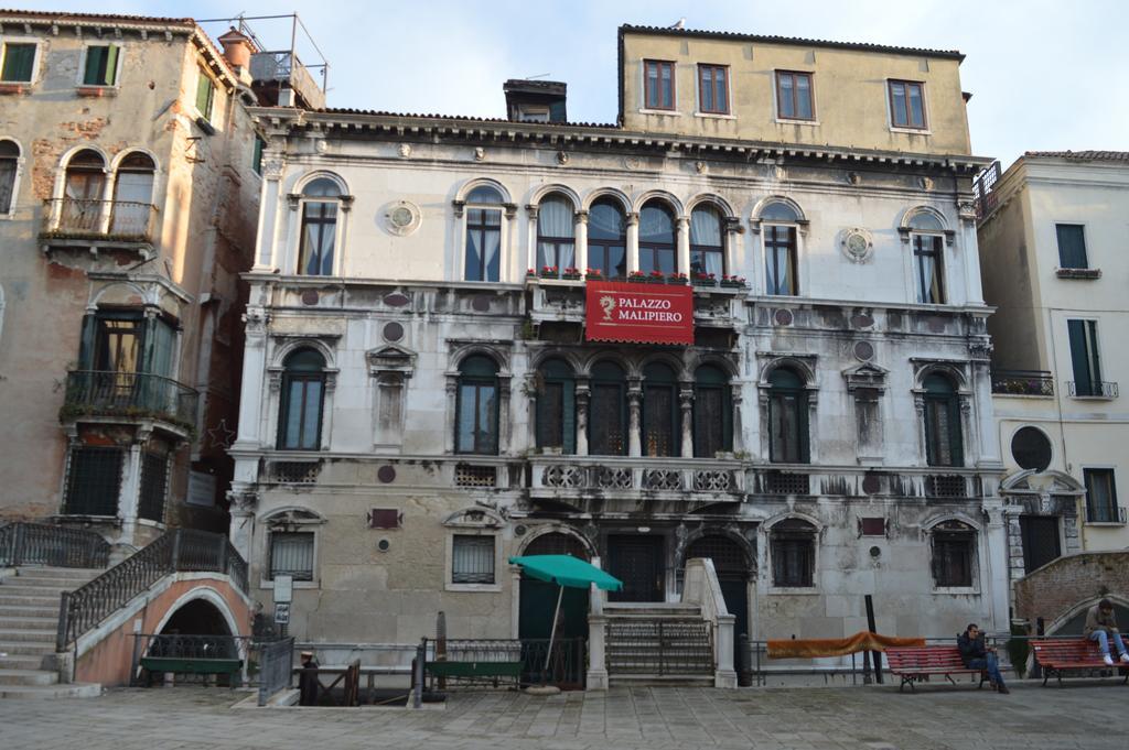 Residenza Ruga Giuffa Castello  Eksteriør bilde